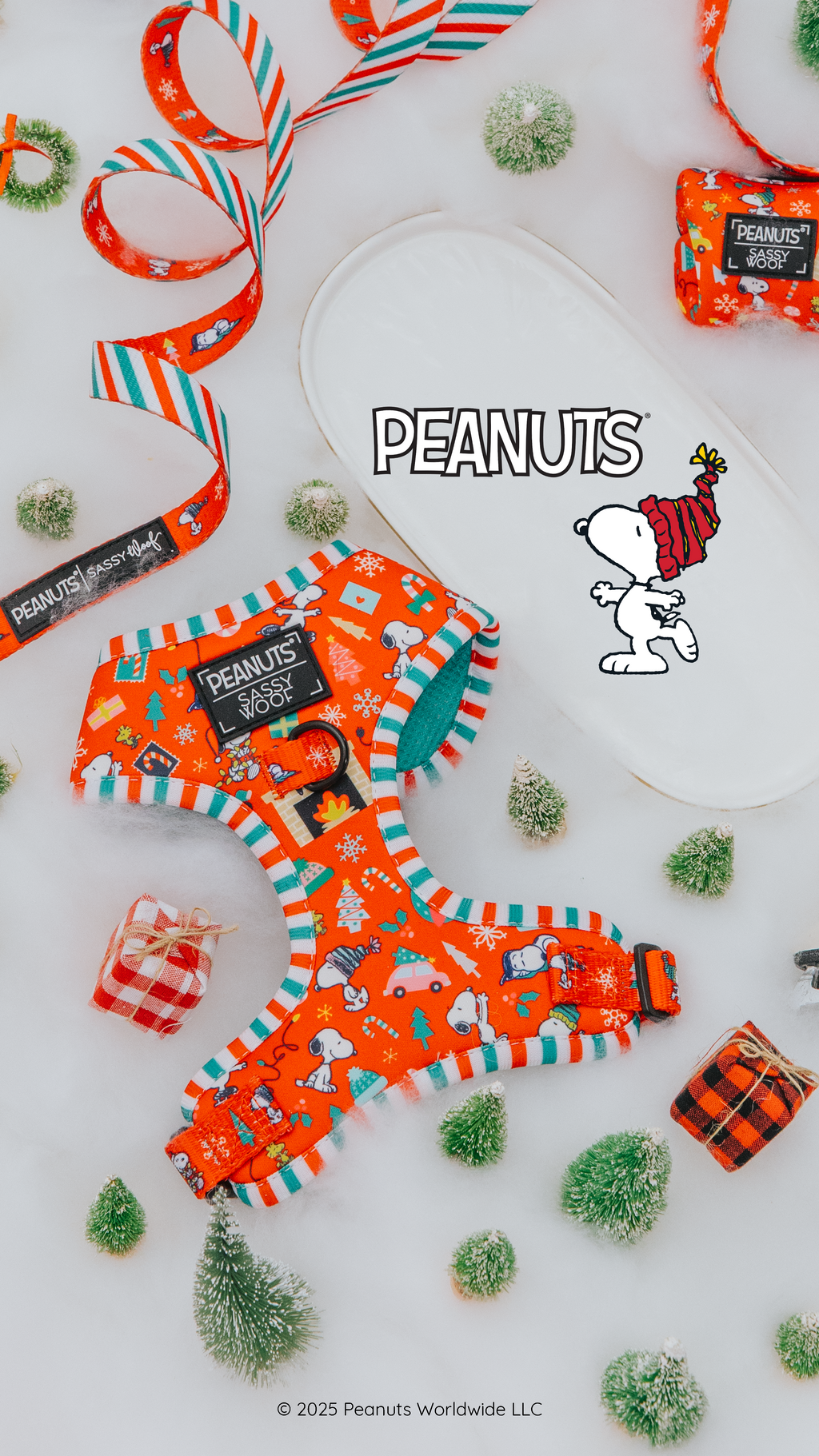 DOG ADJUSTABLE HARNESS - PEANUTS™ BEAGLE BELLS